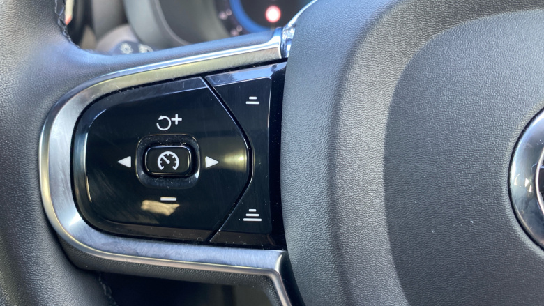 Volvo Xc60 2.0 T6 Recharge PHEV R DESIGN 5dr AWD Auto Estate